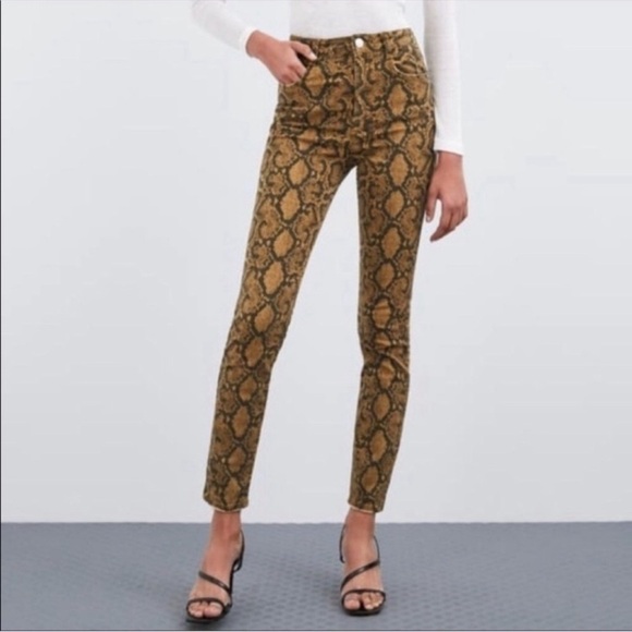 Zara Mob Wife High Rise Snakeskin Printed Jeans 4 - Picture 2 of 8
